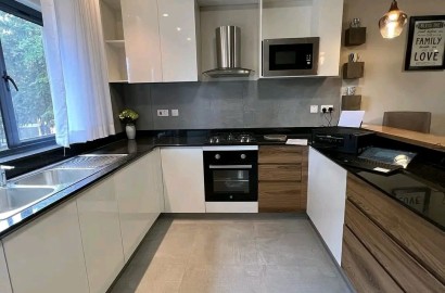 3-Bedroom+DSQ Apartment