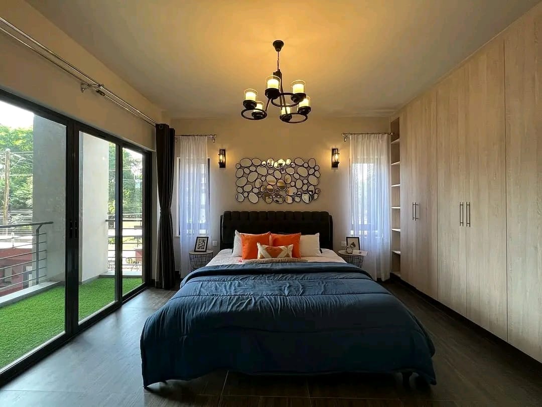 3-Bedroom+DSQ Apartment