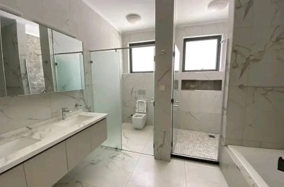 5-bedroom Townhouse+DSQ