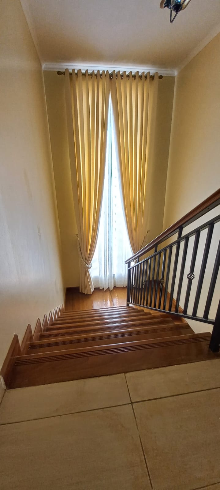 Exquisite 4-bedroom townhouse with SQ