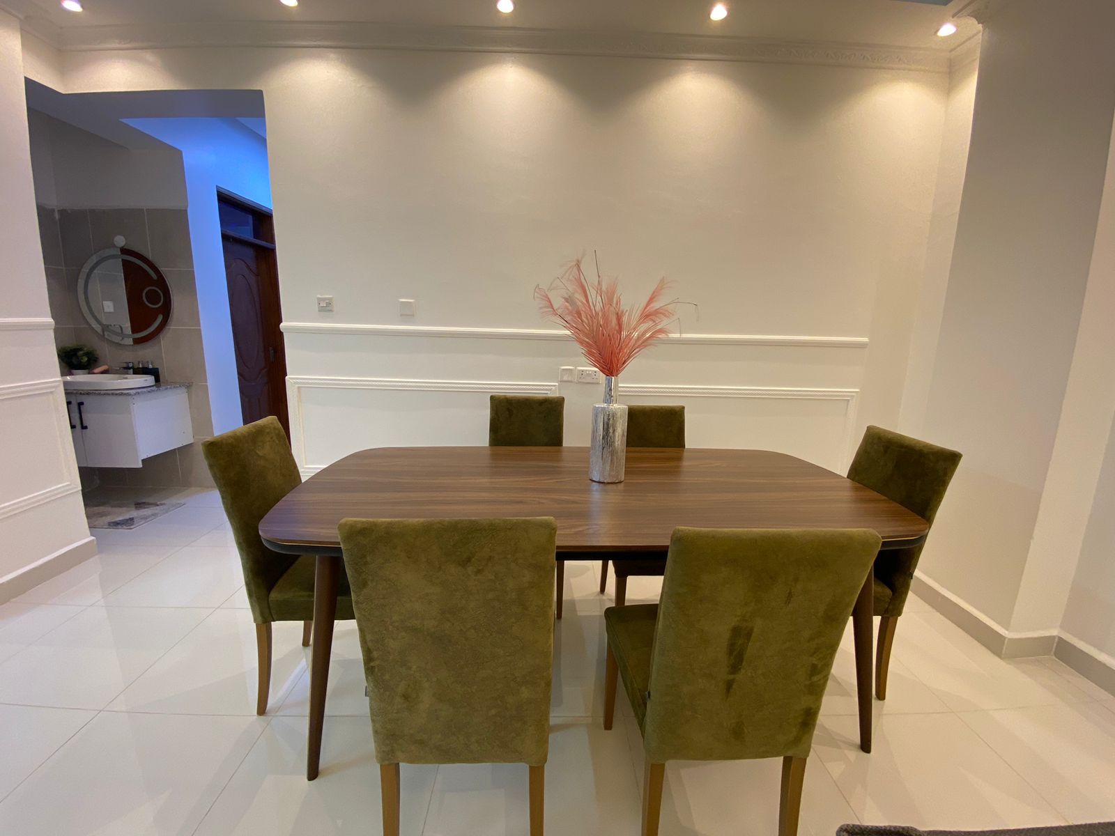 Elegant 4-Bedroom Apartment