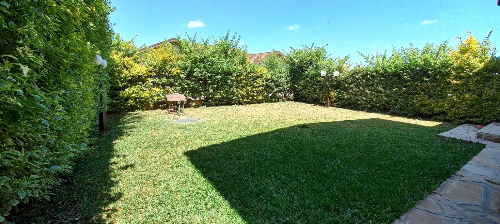 Exquisite 4-bedroom townhouse with SQ