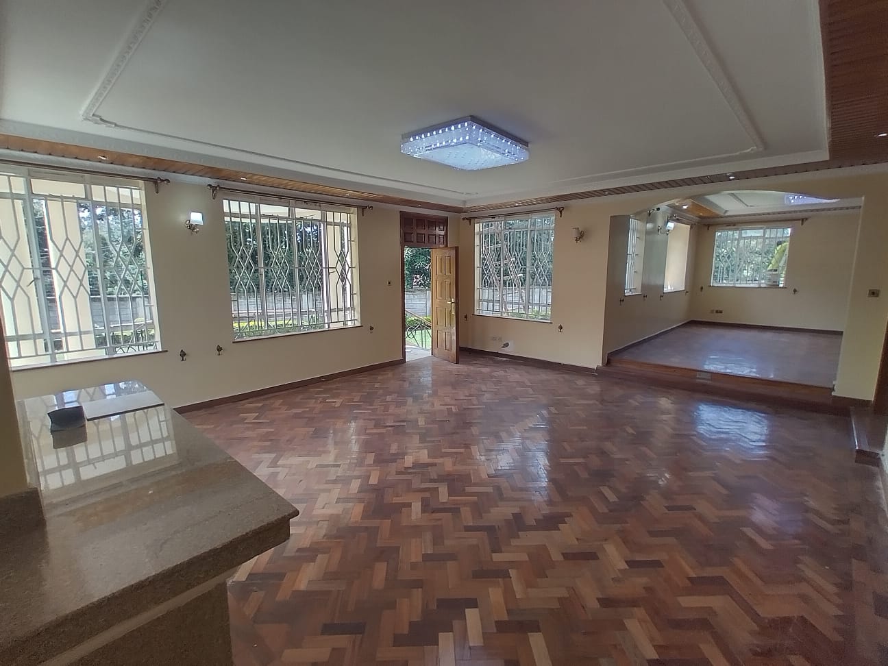 Exquisite 7-bedroom mansion