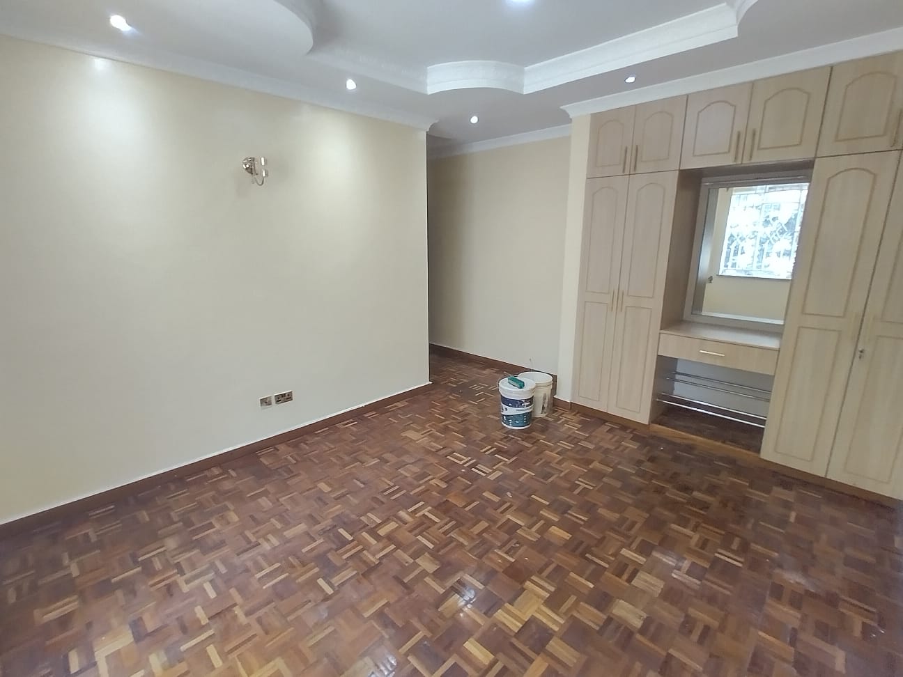 Exquisite 7-bedroom mansion