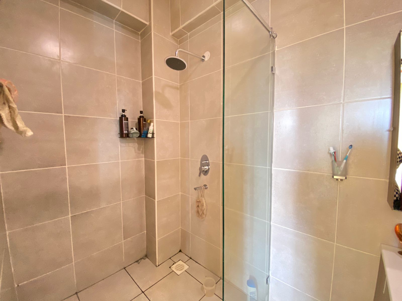 Elegant 4-Bedroom Apartment