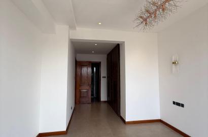 EXECUTIVE 3 & 4-BEDROOM APARTMENTS + DSQ
