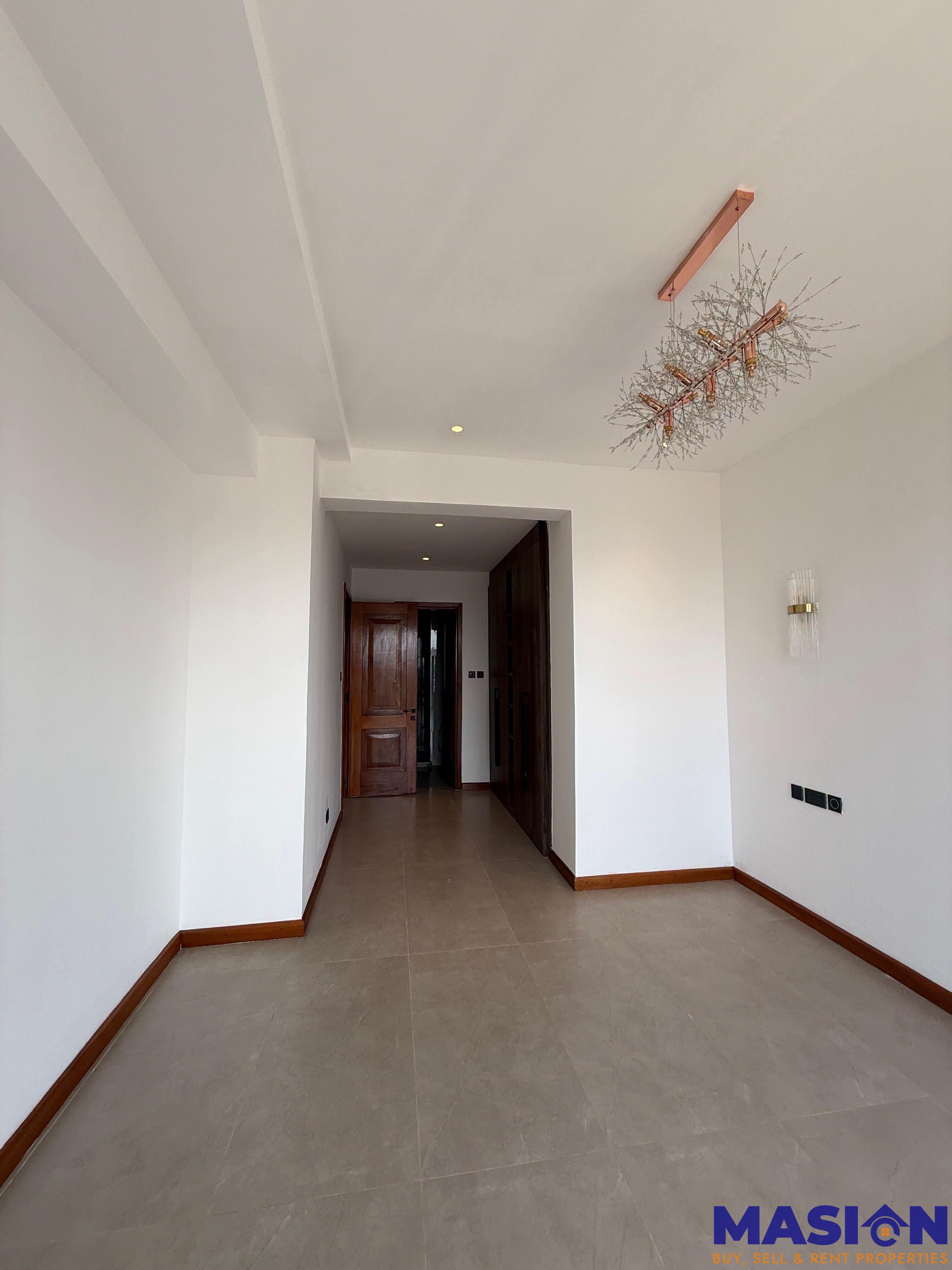 EXECUTIVE 3 & 4-BEDROOM APARTMENTS + DSQ