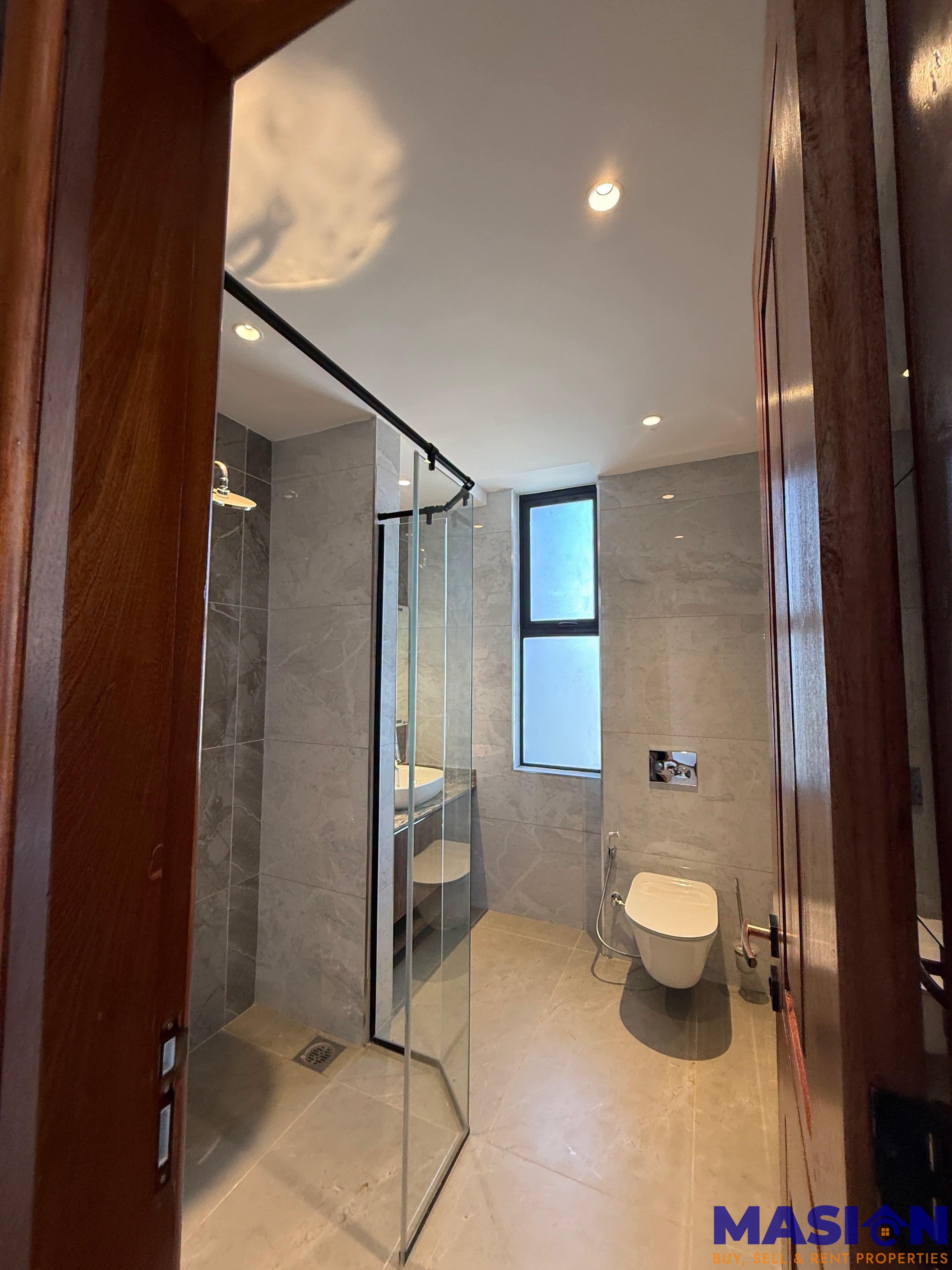 EXECUTIVE 3 & 4-BEDROOM APARTMENTS + DSQ