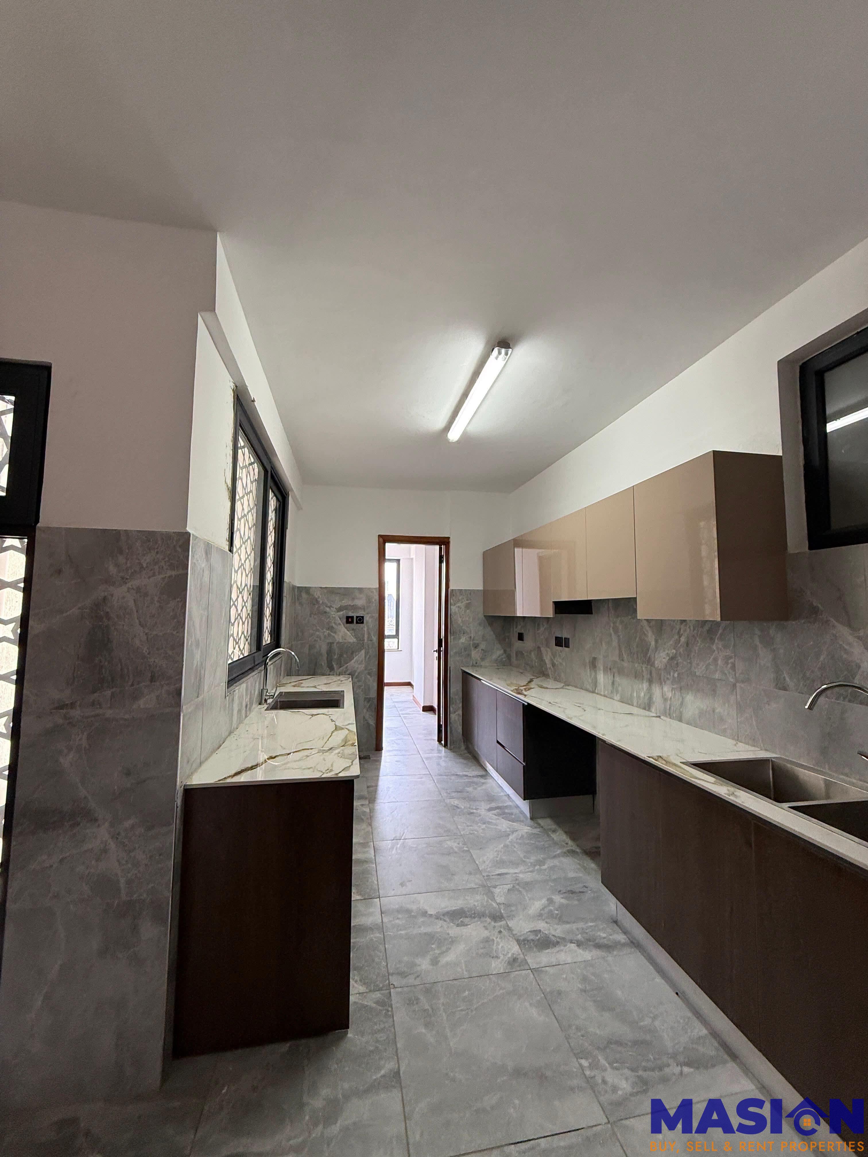 EXECUTIVE 3 & 4-BEDROOM APARTMENTS + DSQ