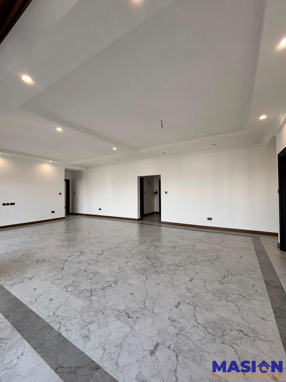 NEWLY BUILT 3-BEDROOM APARTMENT + SQ