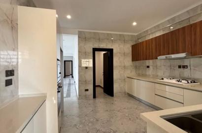 NEWLY BUILT 3-BEDROOM APARTMENT + SQ