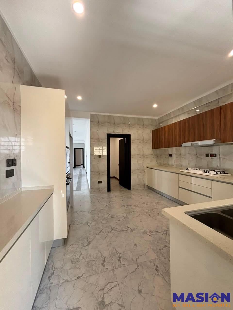 NEWLY BUILT 3-BEDROOM APARTMENT + SQ