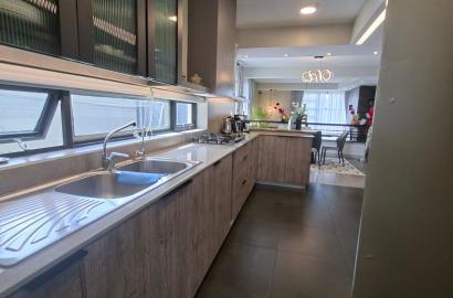 ELEGANT 4 -BEDROOM TOWNHOUSE - TILISI LIMURU.