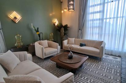 ELEGANT 4 -BEDROOM TOWNHOUSE - TILISI LIMURU.