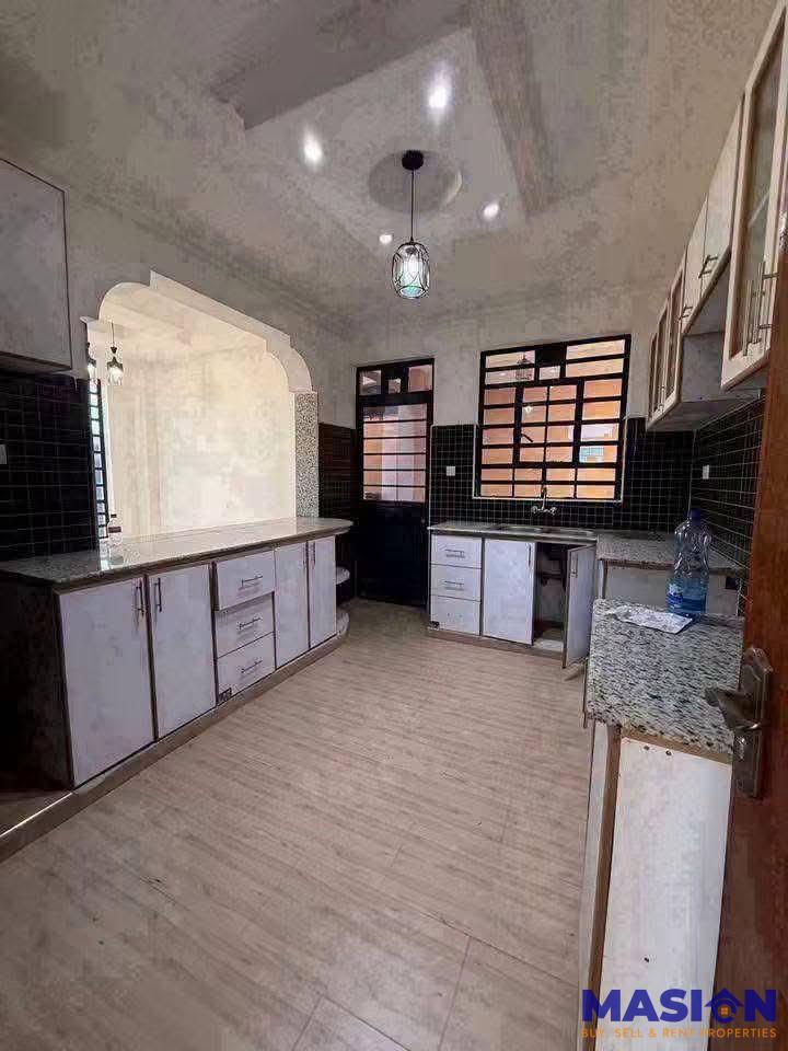 4 bedroom mansion - Ruiru