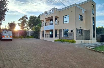 ELEGANT 3-BEDROOM ALL ENSUITE MANSION