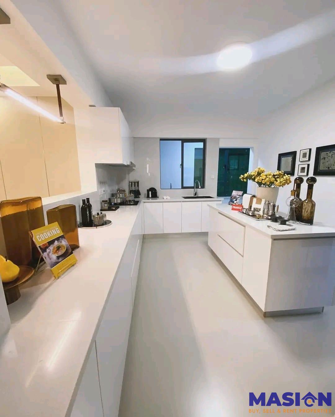 Luxurious 5-Bedroom Apartment