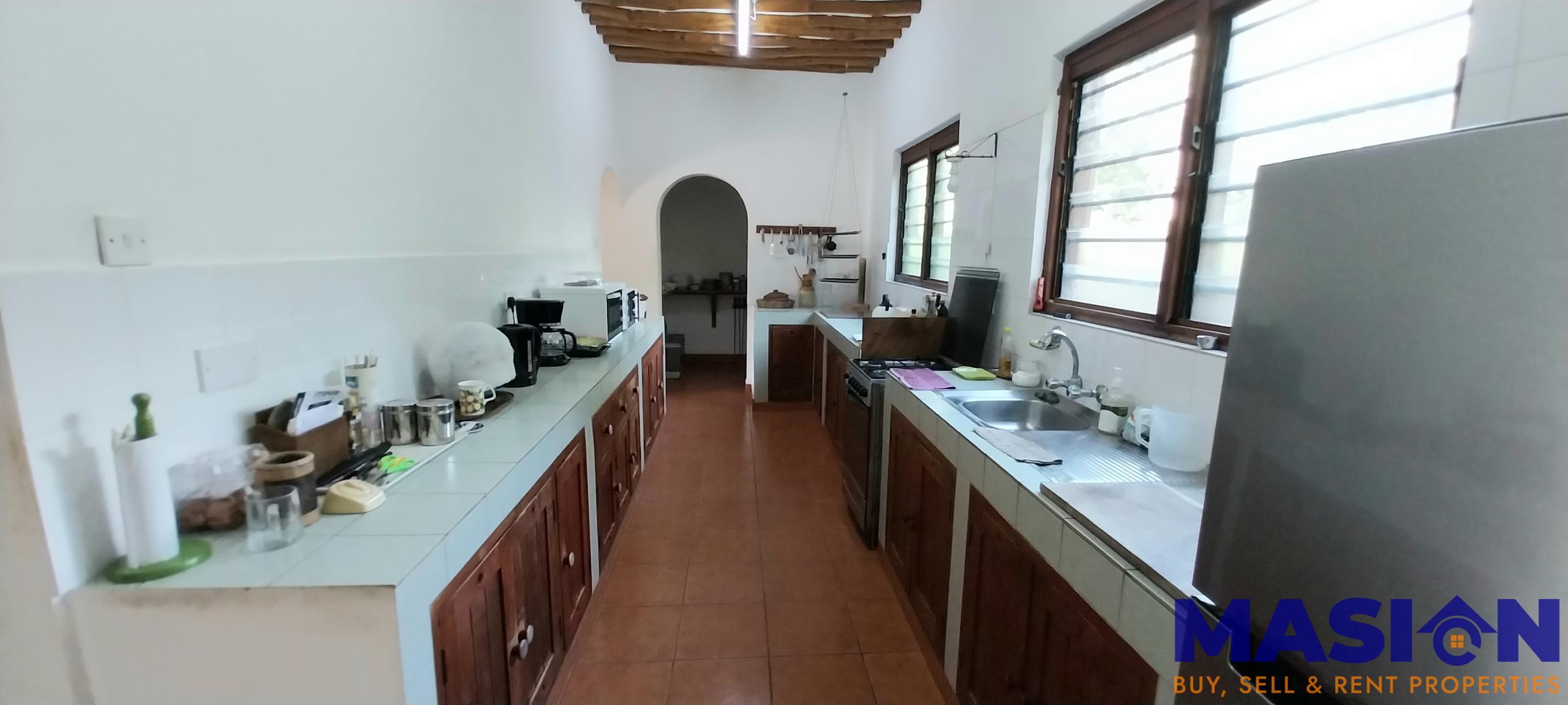 Charming 4-Bedroom Home with Cottage, Pool & Beach Access