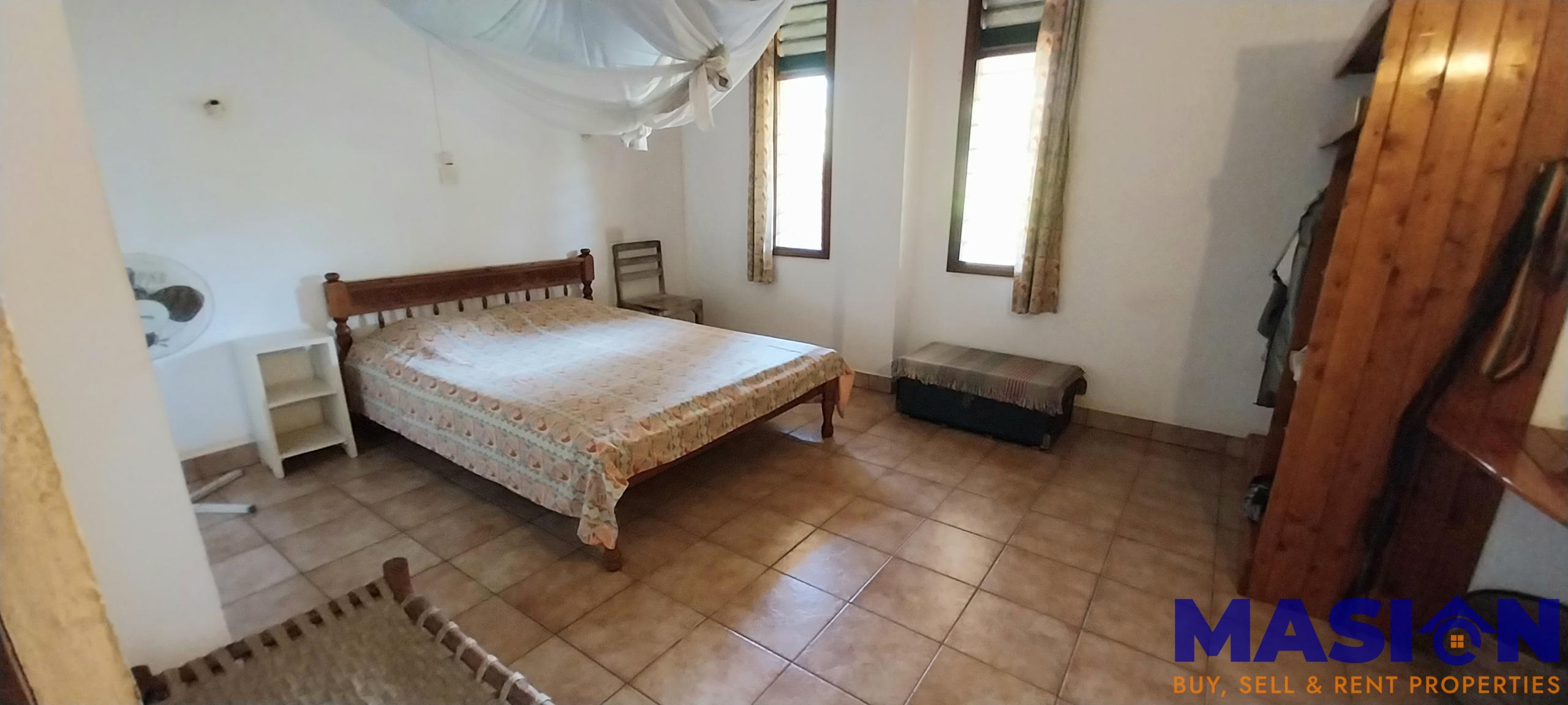 Charming 4-Bedroom Home with Cottage, Pool & Beach Access