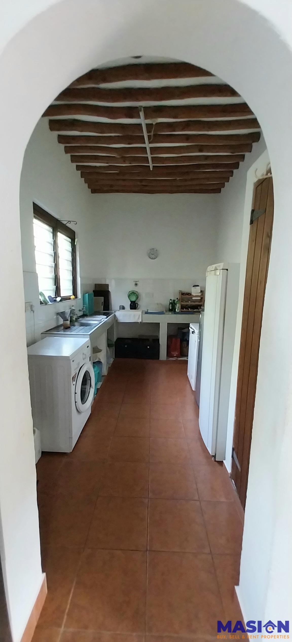 Charming 4-Bedroom Home with Cottage, Pool & Beach Access