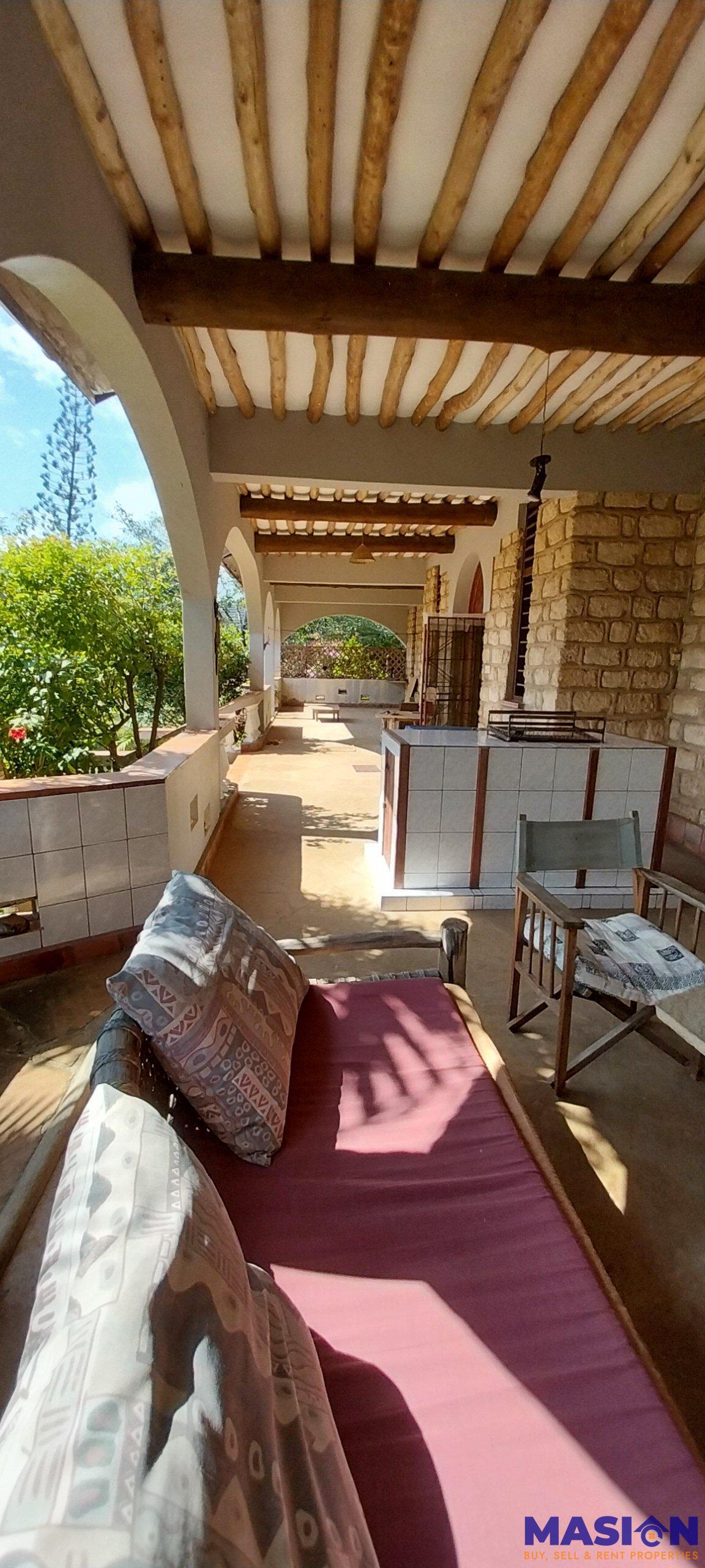 Charming 4-Bedroom Home with Cottage, Pool & Beach Access