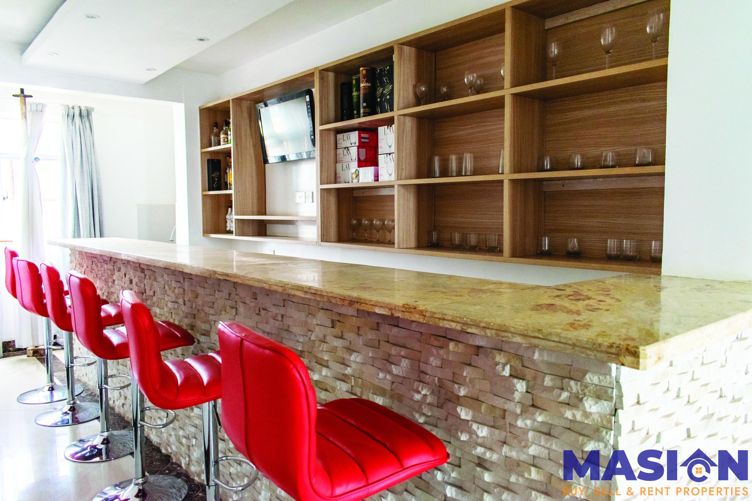 Luxury 3, 4 & 5 Bedroom Apartments