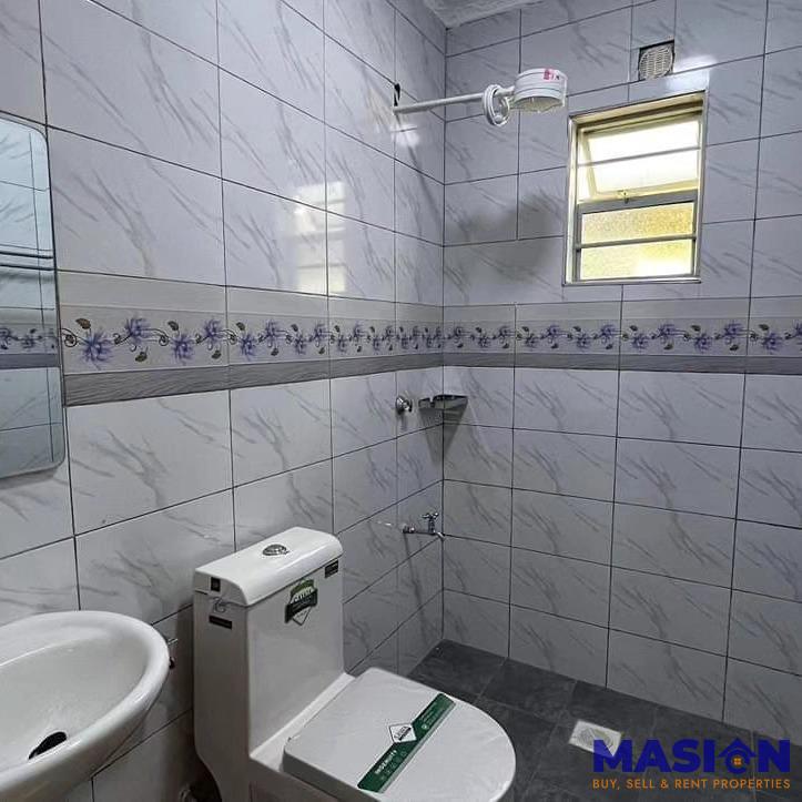 Charming 3-Bedroom House with DSQ