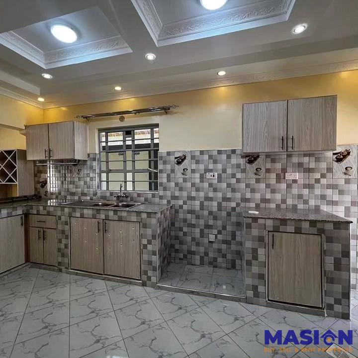 Charming 3-Bedroom House with DSQ