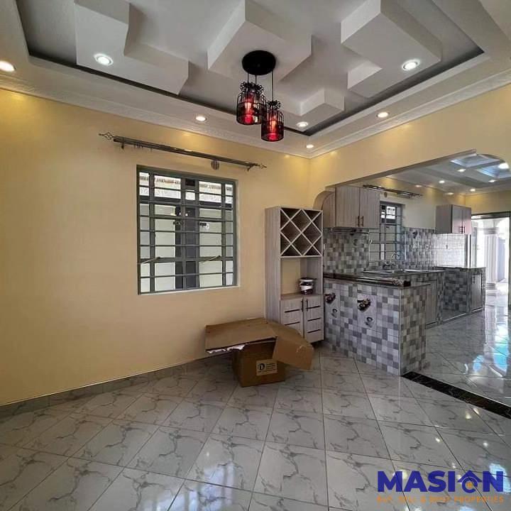 Charming 3-Bedroom House with DSQ